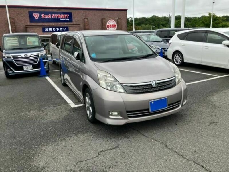TOYOTA ISIS