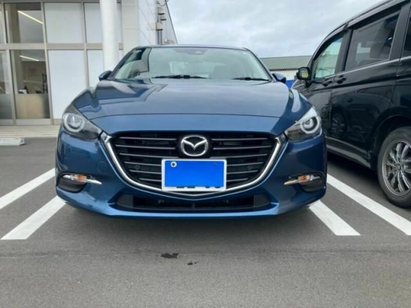 MAZDA　AXELA HYBRID