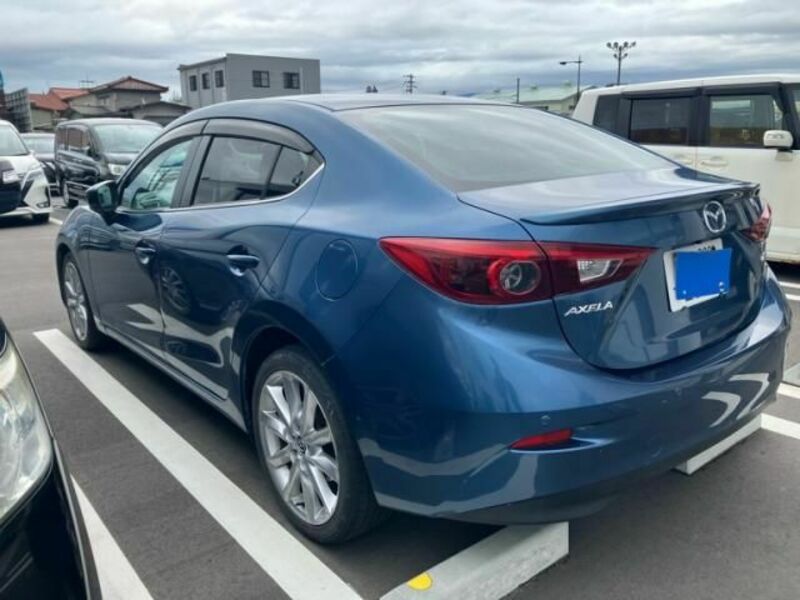 AXELA HYBRID-3