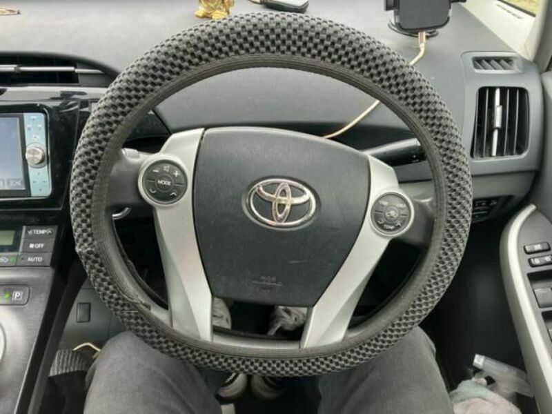 PRIUS-11