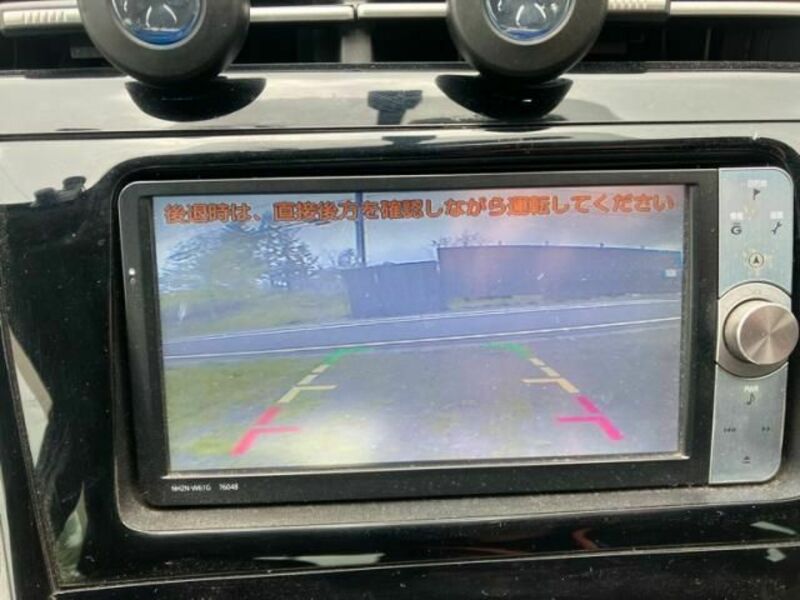 PRIUS-16