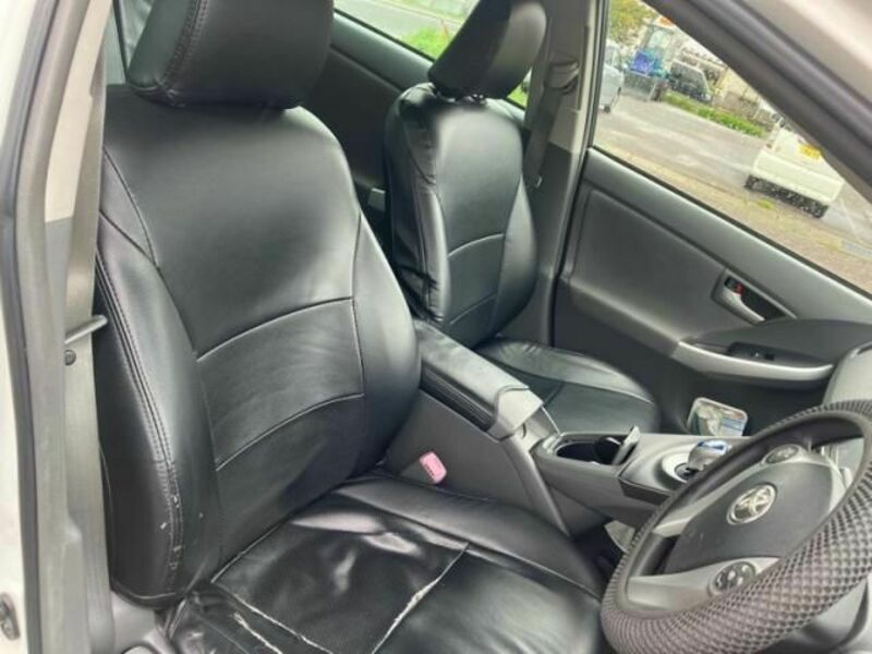 PRIUS-19