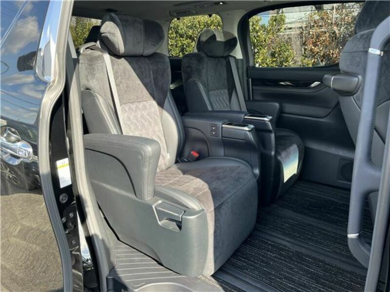 VELLFIRE-14