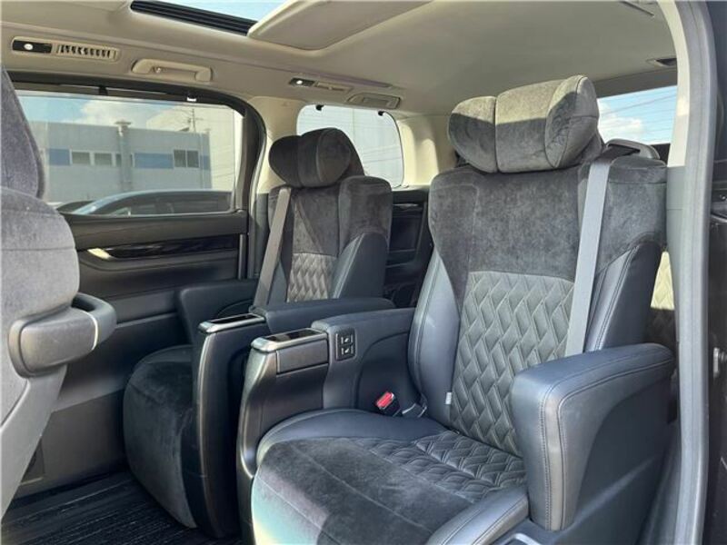 VELLFIRE-16