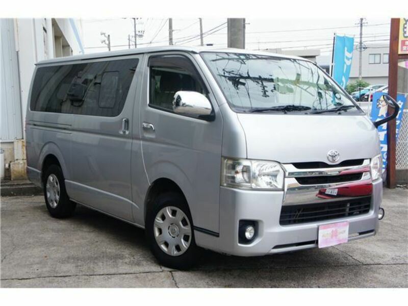 TOYOTA HIACE VAN