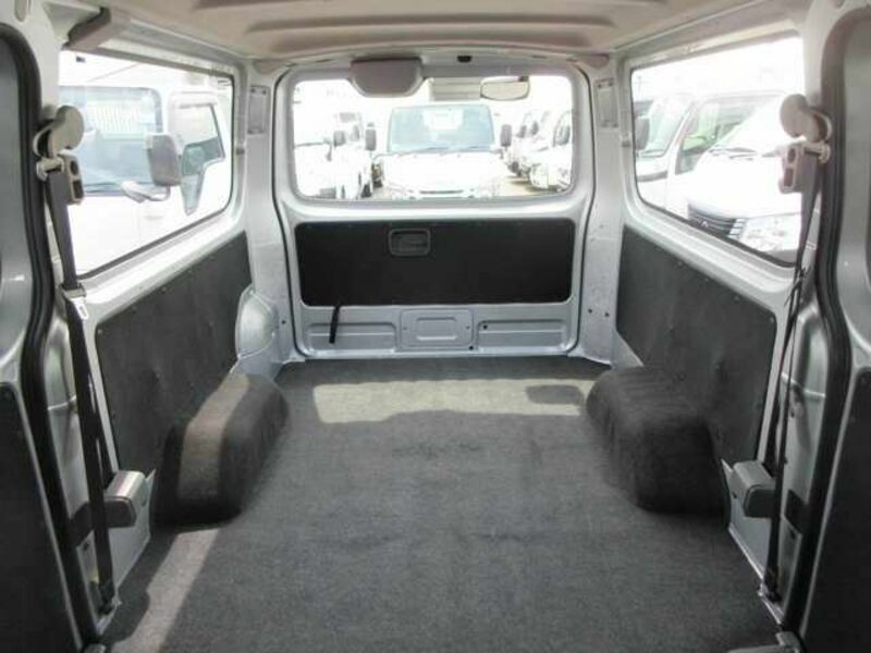 NV350 CARAVAN