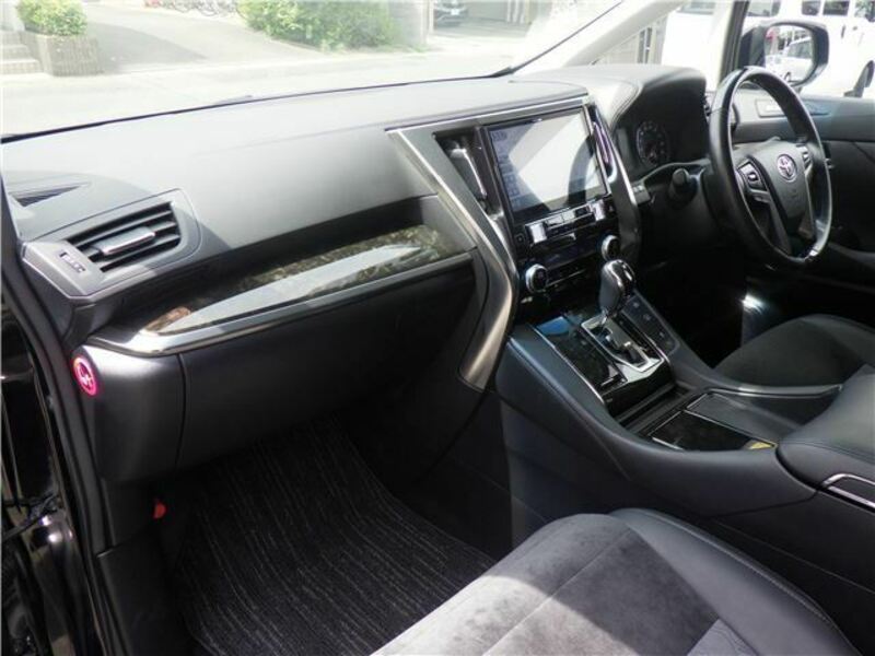 VELLFIRE-6