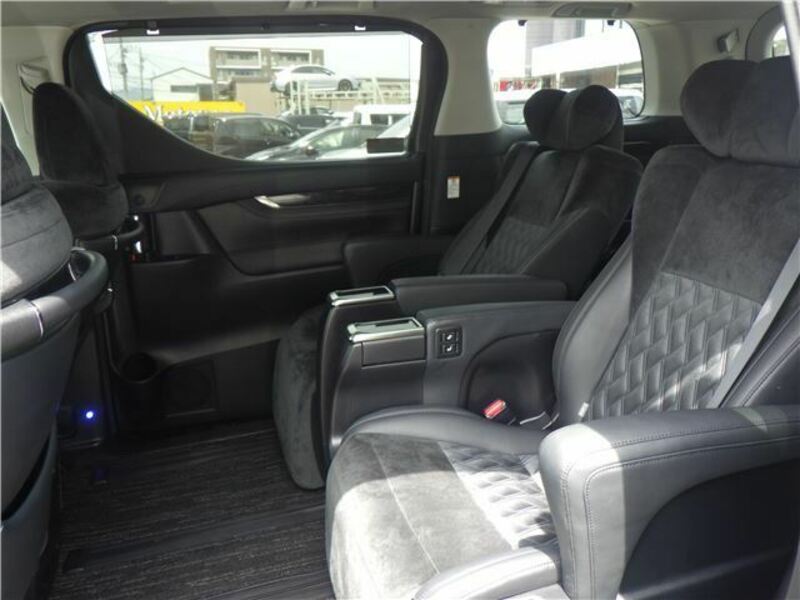 VELLFIRE-7