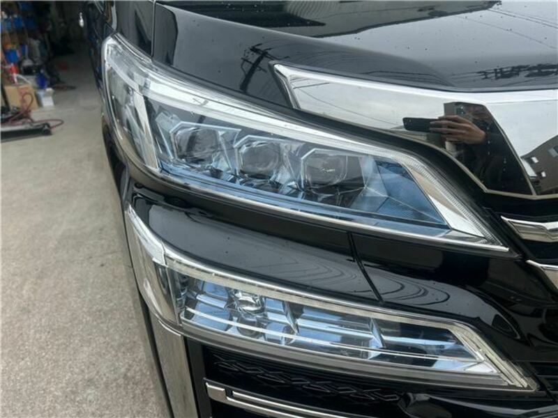 VELLFIRE-4