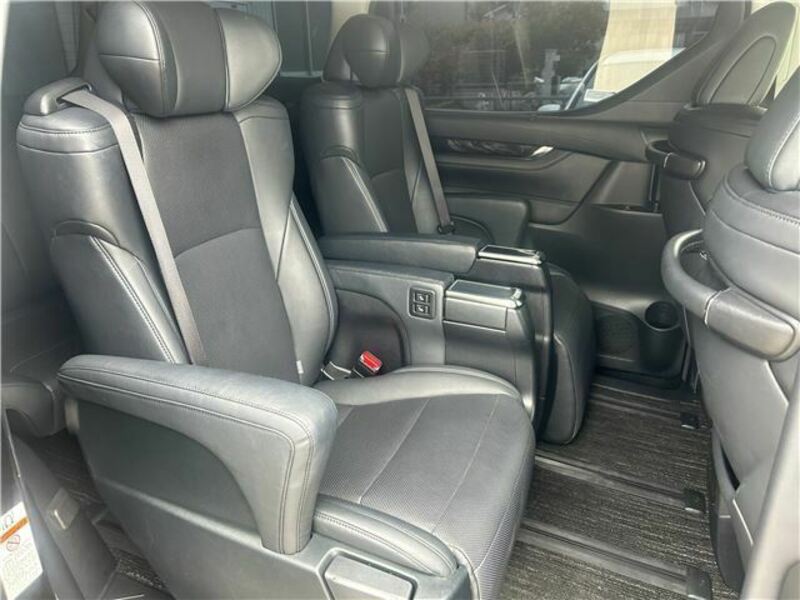 VELLFIRE-8