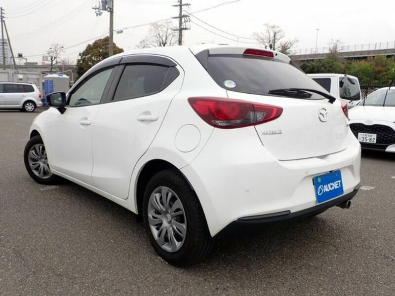 MAZDA2
