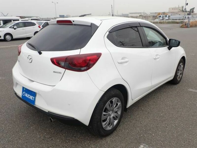 MAZDA2