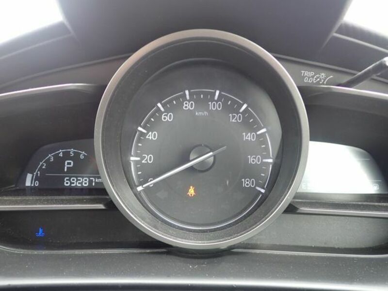 MAZDA2