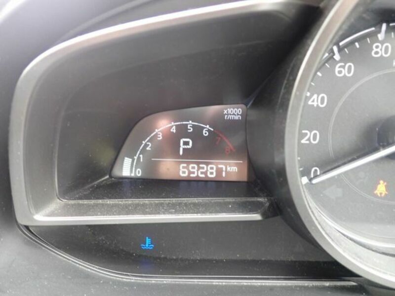 MAZDA2
