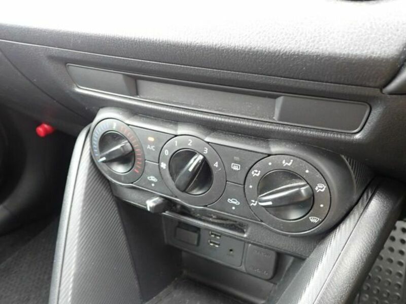 MAZDA2