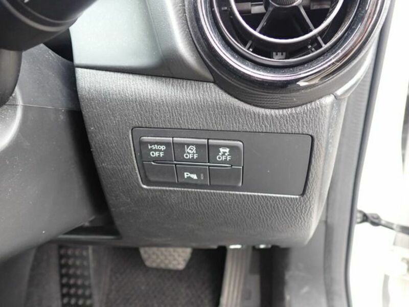 MAZDA2