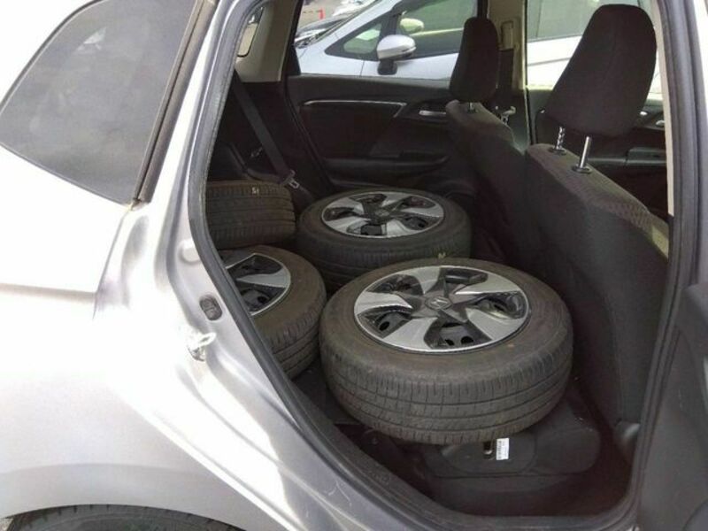 FIT HYBRID-4