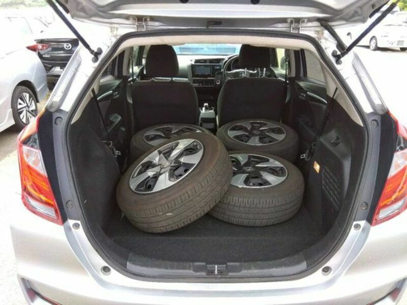 FIT HYBRID-5