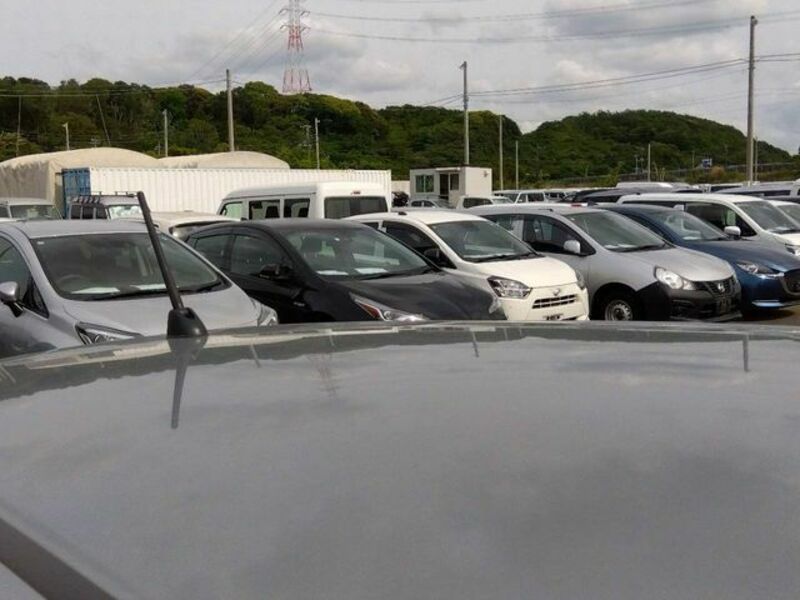 FIT HYBRID-11