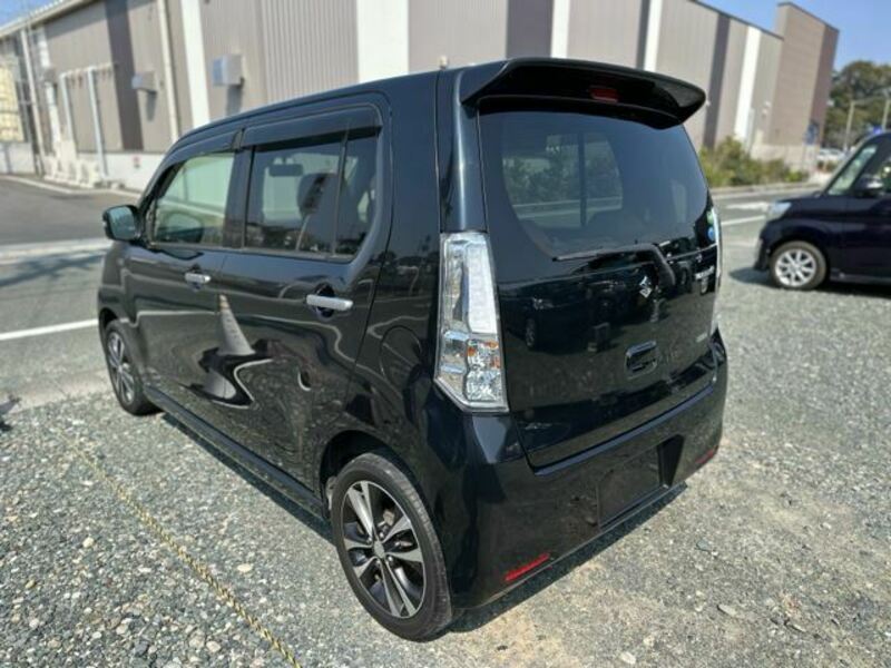 WAGON R-9