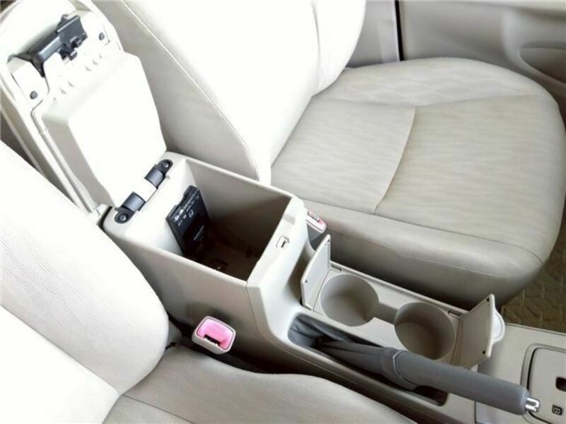 COROLLA FIELDER