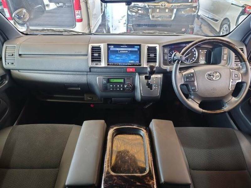 HIACE VAN