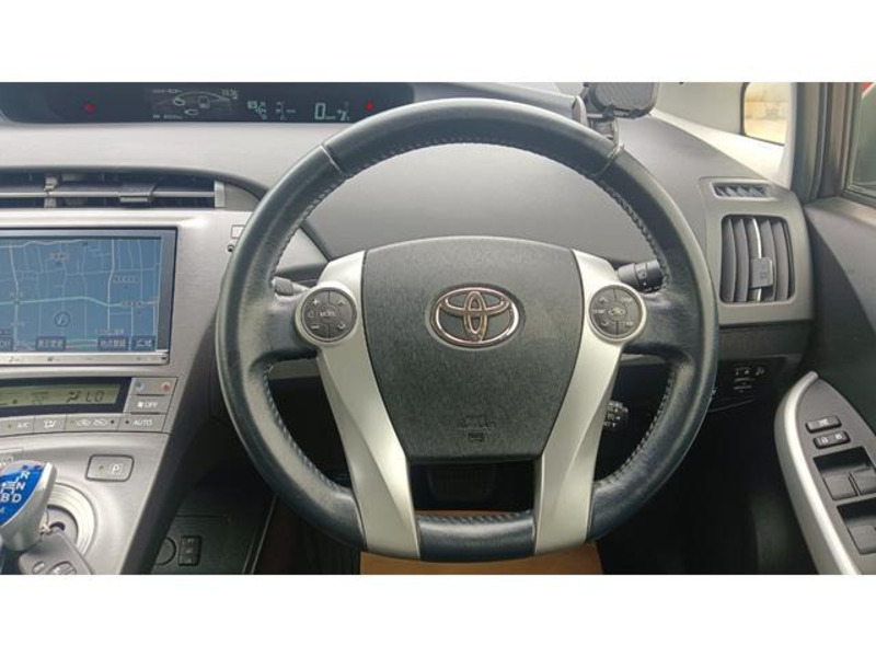 PRIUS PHV