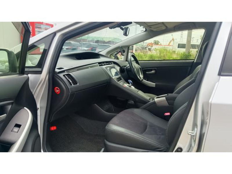 PRIUS PHV