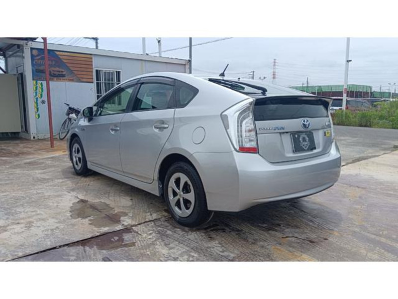 PRIUS PHV