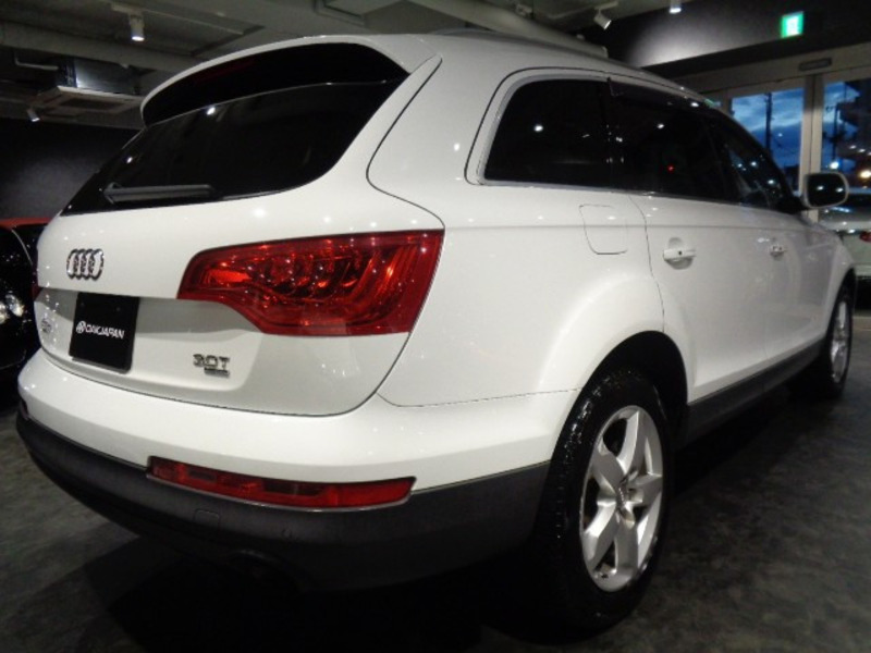 Q7