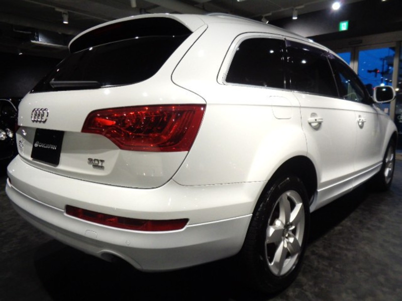 Q7