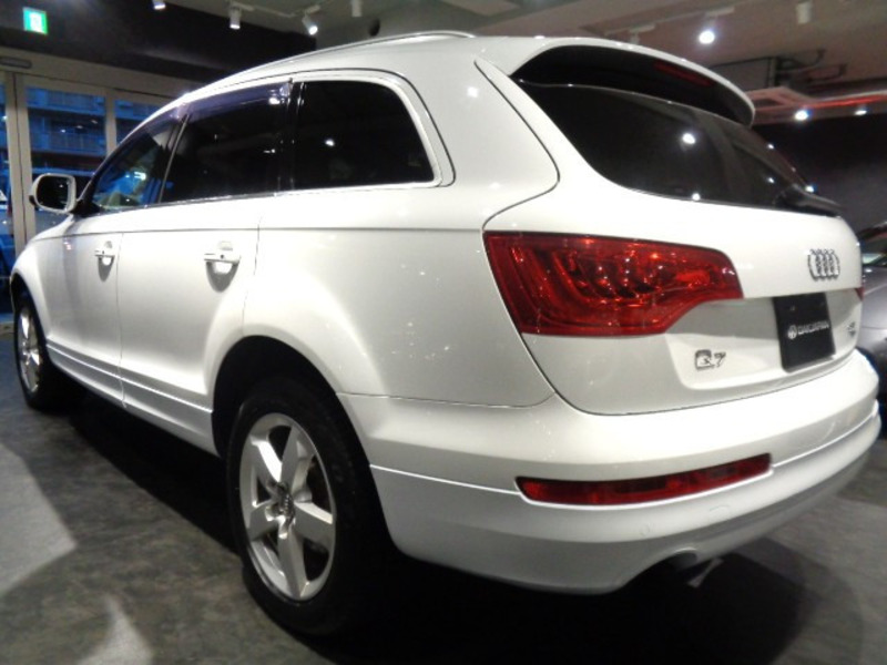 Q7