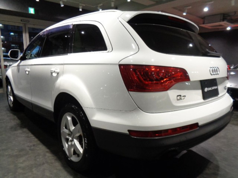 Q7