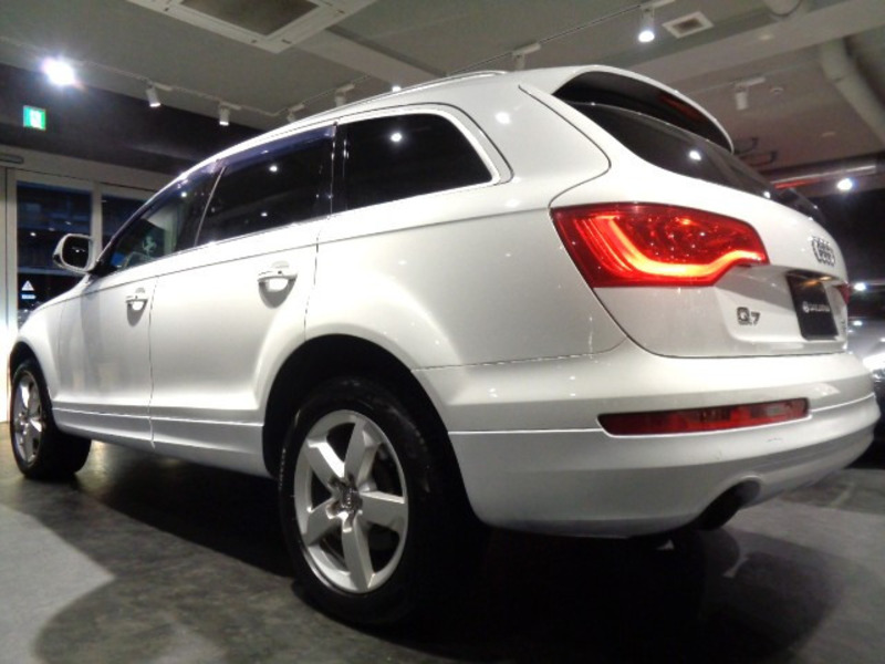 Q7