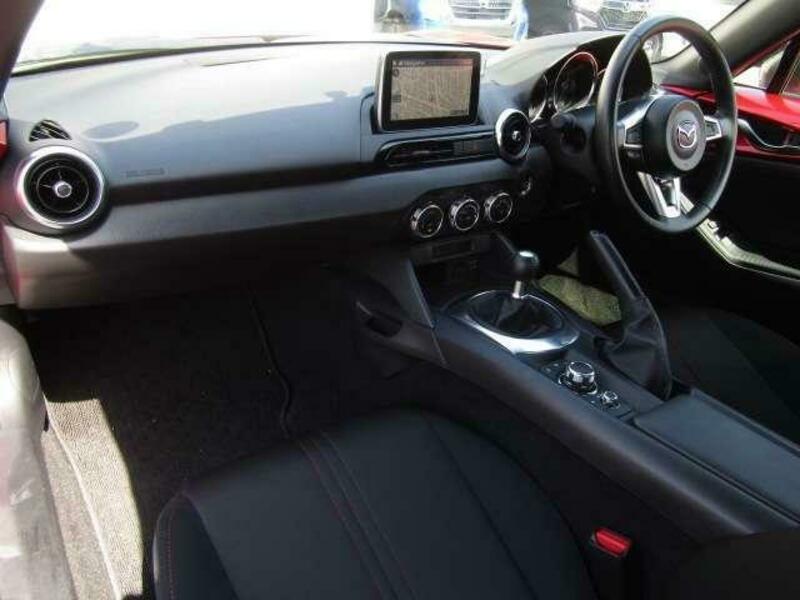 ROADSTER-12