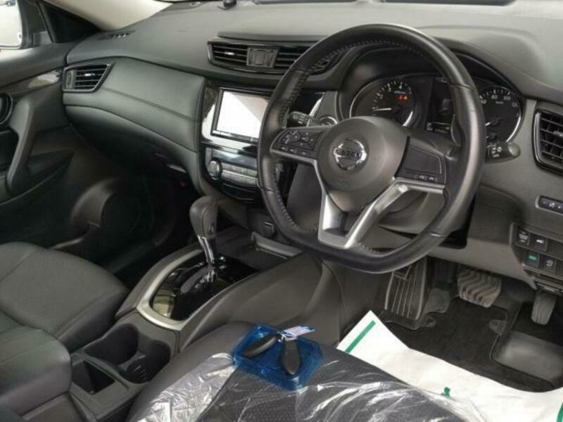 X-TRAIL