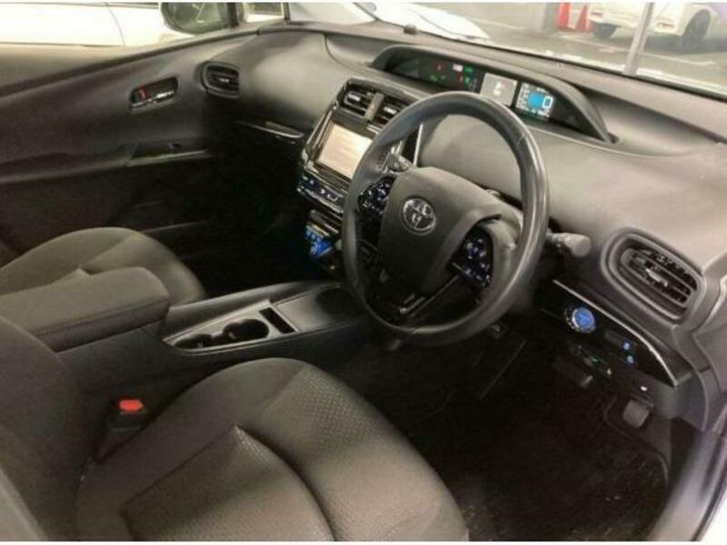 PRIUS-6