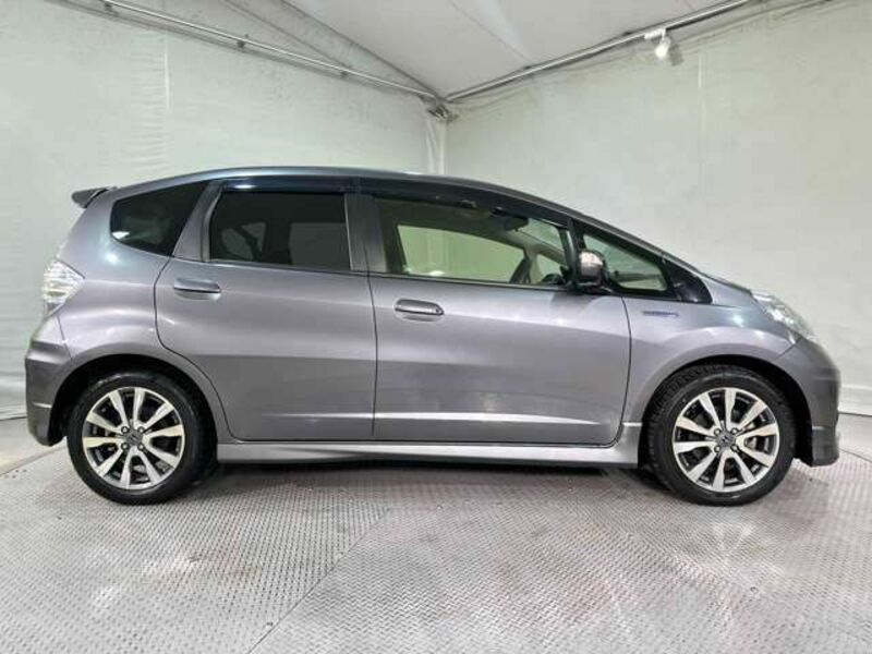 FIT HYBRID