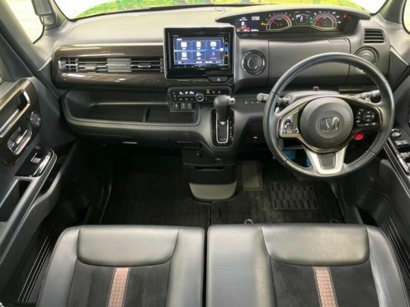 N BOX CUSTOM-1