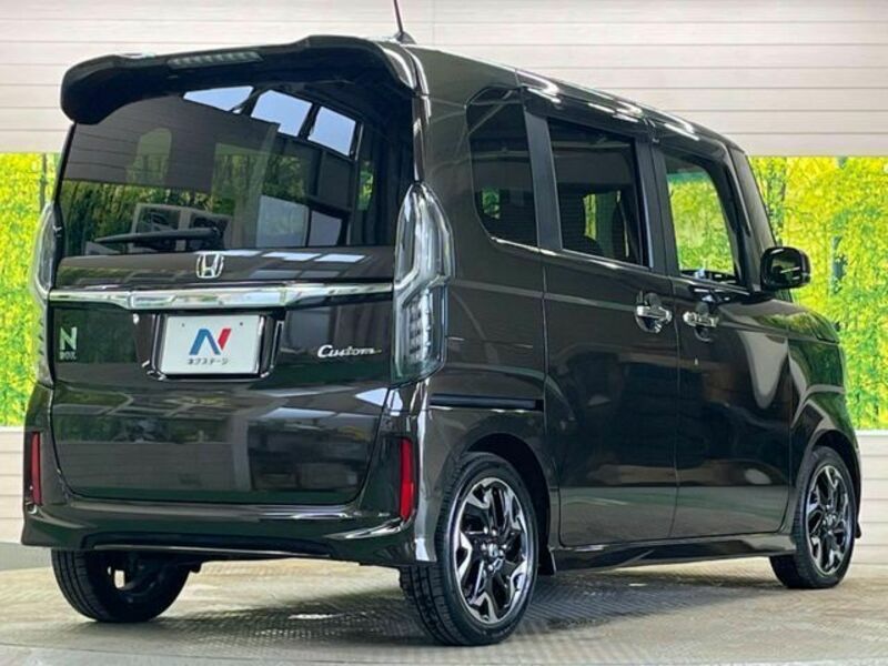 N BOX CUSTOM-16