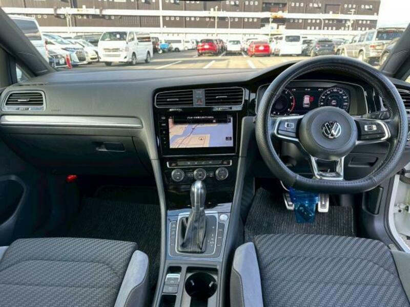 GOLF VARIANT