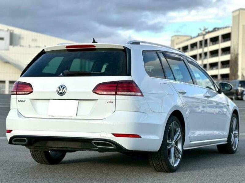 GOLF VARIANT