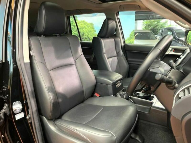LAND CRUISER PRADO-9