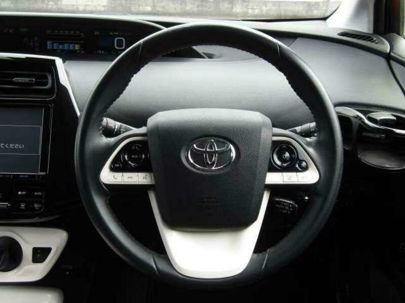 PRIUS-17