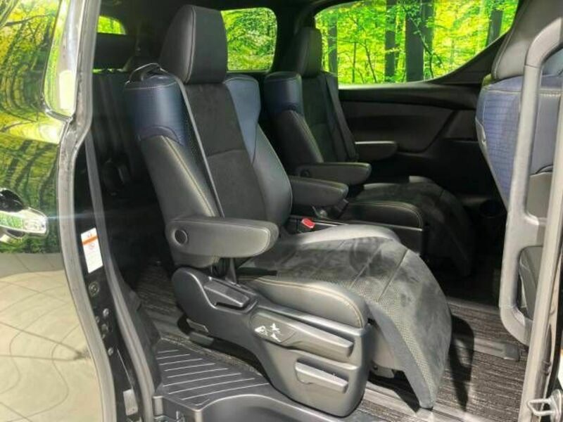VELLFIRE-8