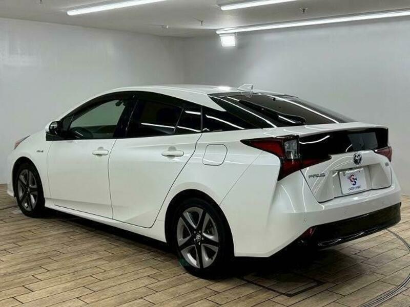 PRIUS-16