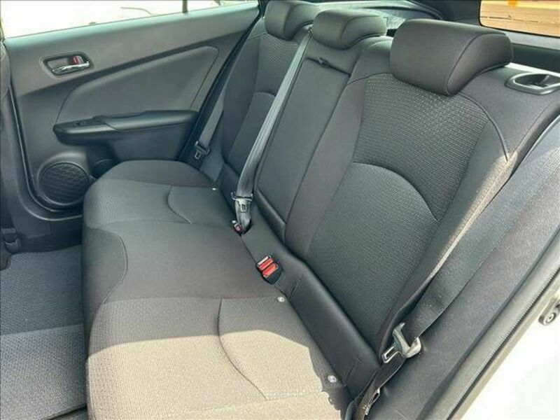 PRIUS-17