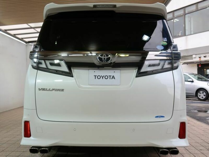 VELLFIRE-11