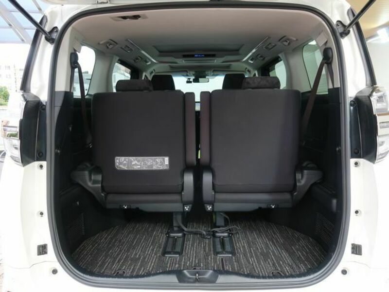 VELLFIRE-12