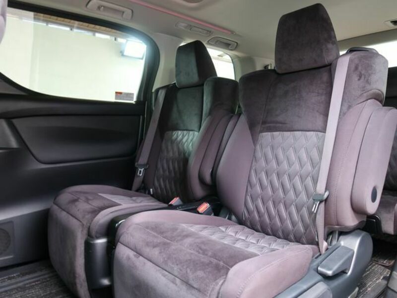 VELLFIRE-26